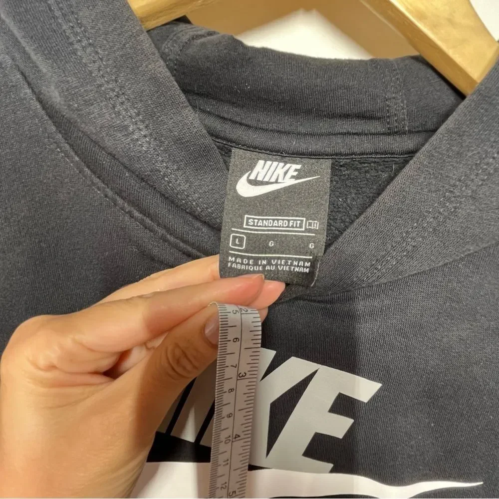 Nike Big Kids Swoosh Black Hoodie L